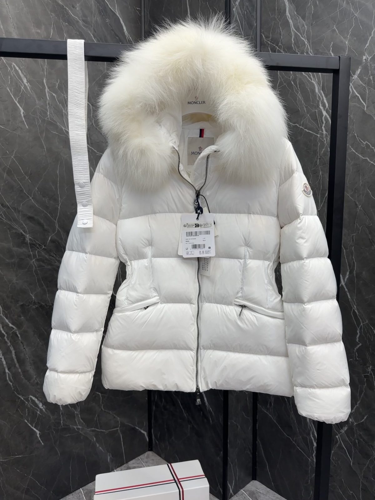 Moncler Boed Women Down Jacket Size S-XL - Image 6