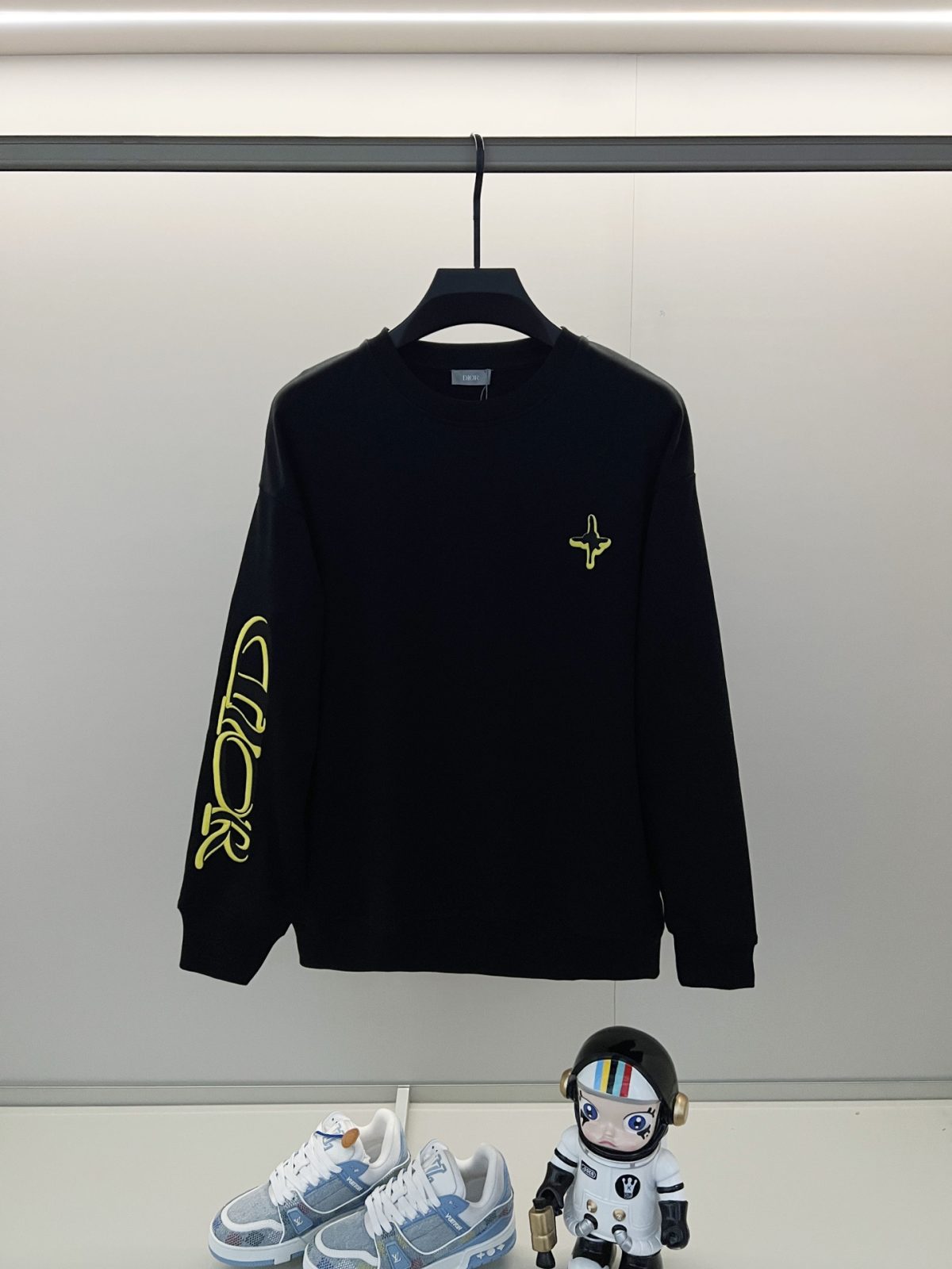 Dior New Unisex Sweatshirt Size S-XL - Image 1