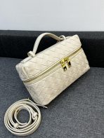 Bottega Veneta Vanity Case Shoulder Bags 24*13*6cm - Image 6