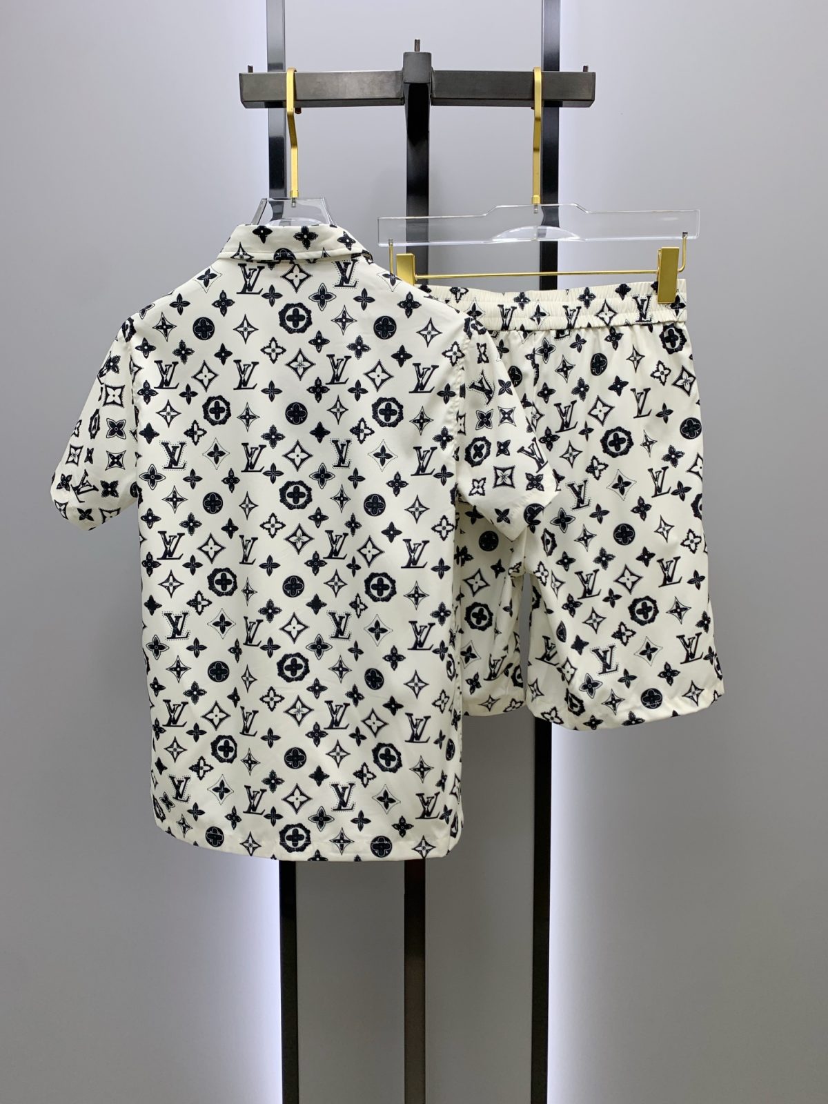 Louis Vuitton Sommeranzug Size M-XXL - Image 11