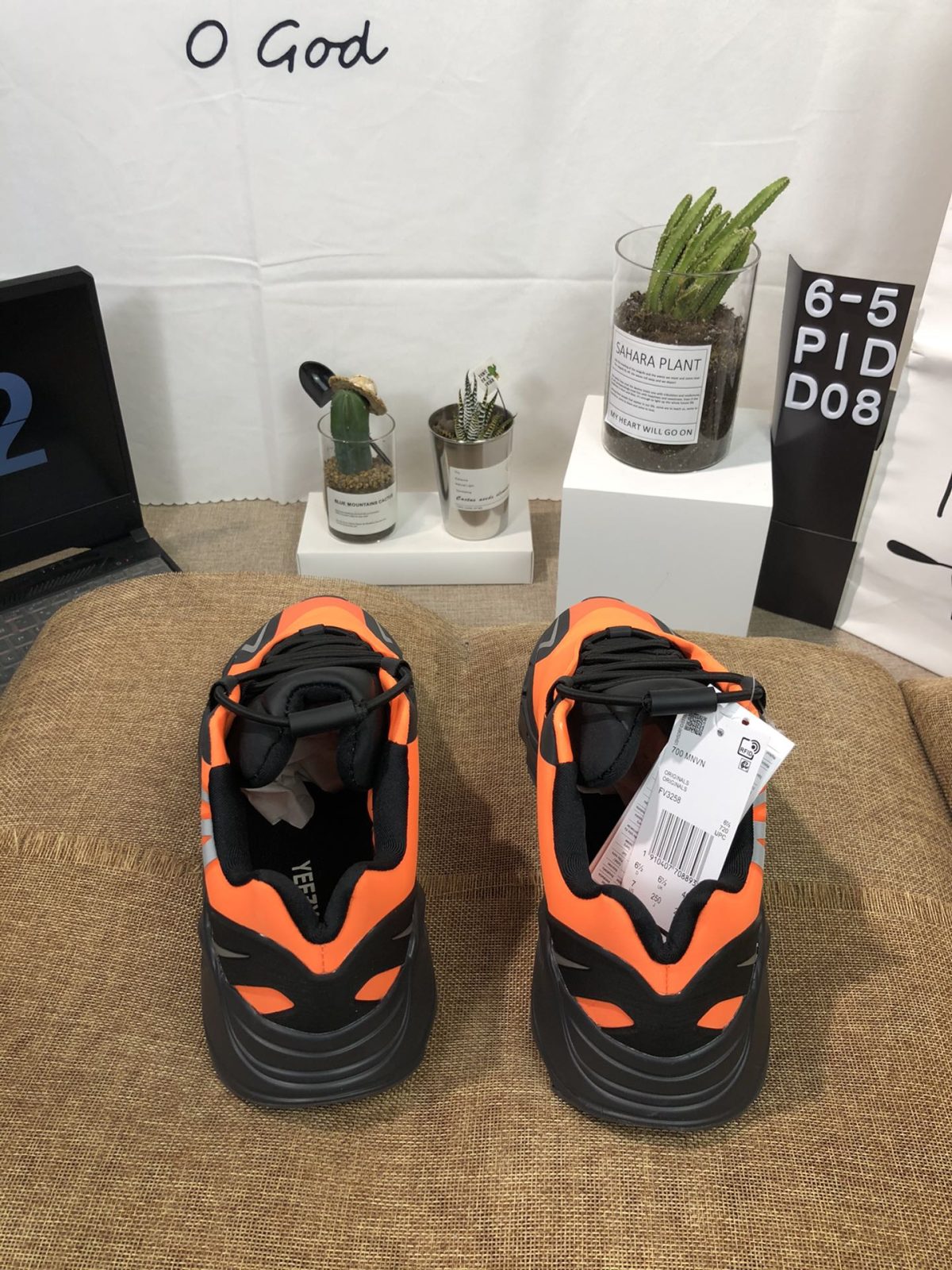 Yeezy 700 V2 Mens/Women's Sneakers Shoes 36 - 45 - Image 4