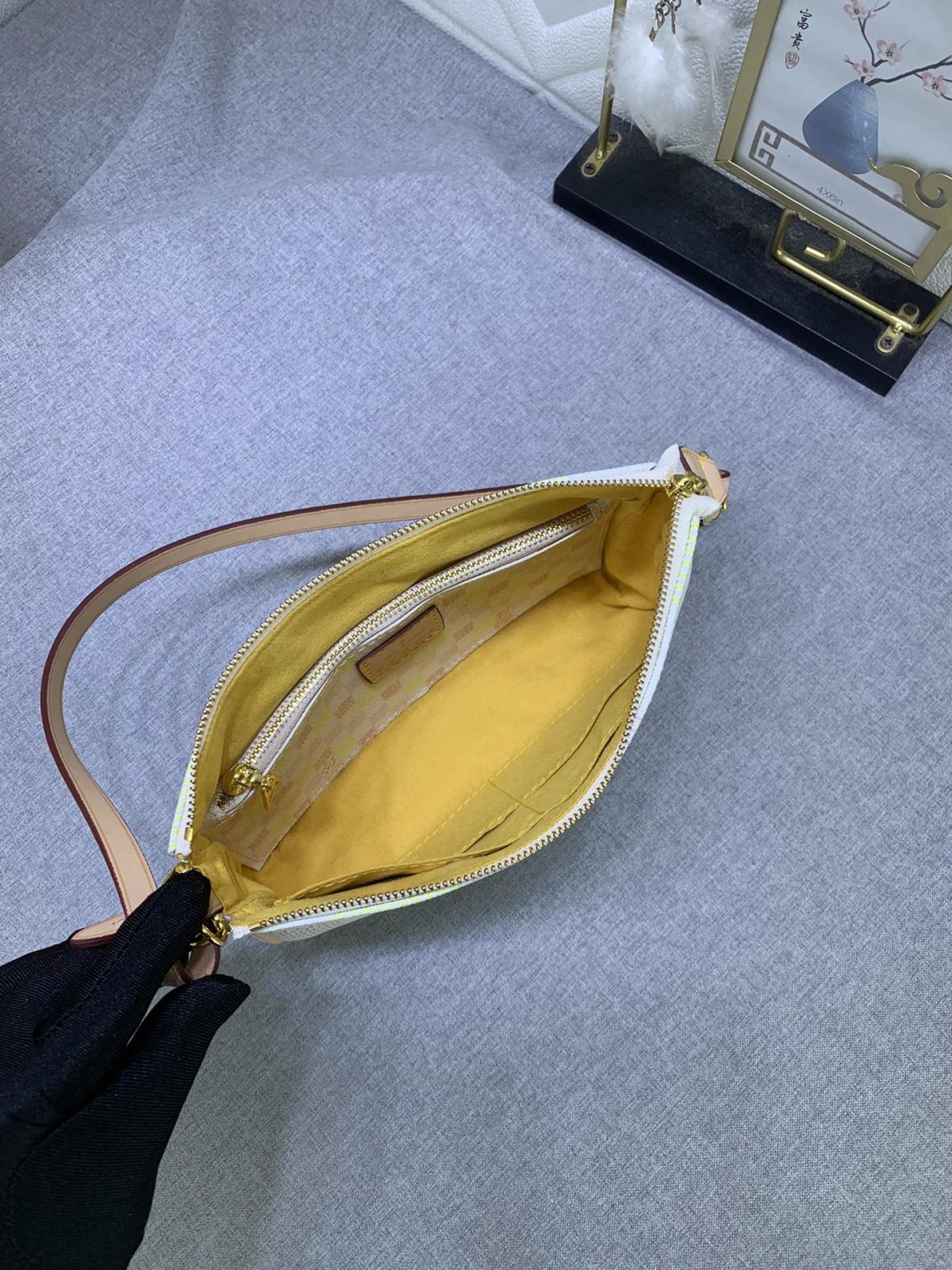 Louis Vuitton N40642 Pochette Accessoires Shoulder Bags Size 23*13*4cm - Image 9