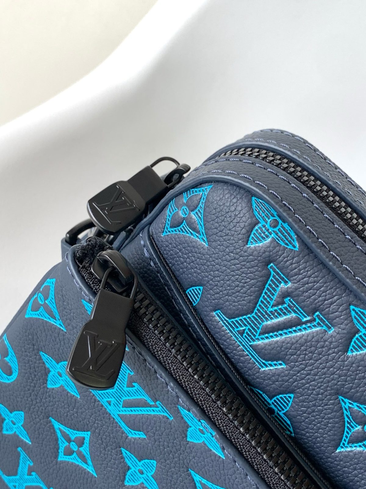Louis Vuitton M46604 Men Shoulder Bags Size 25*18.5*7cm - Image 7