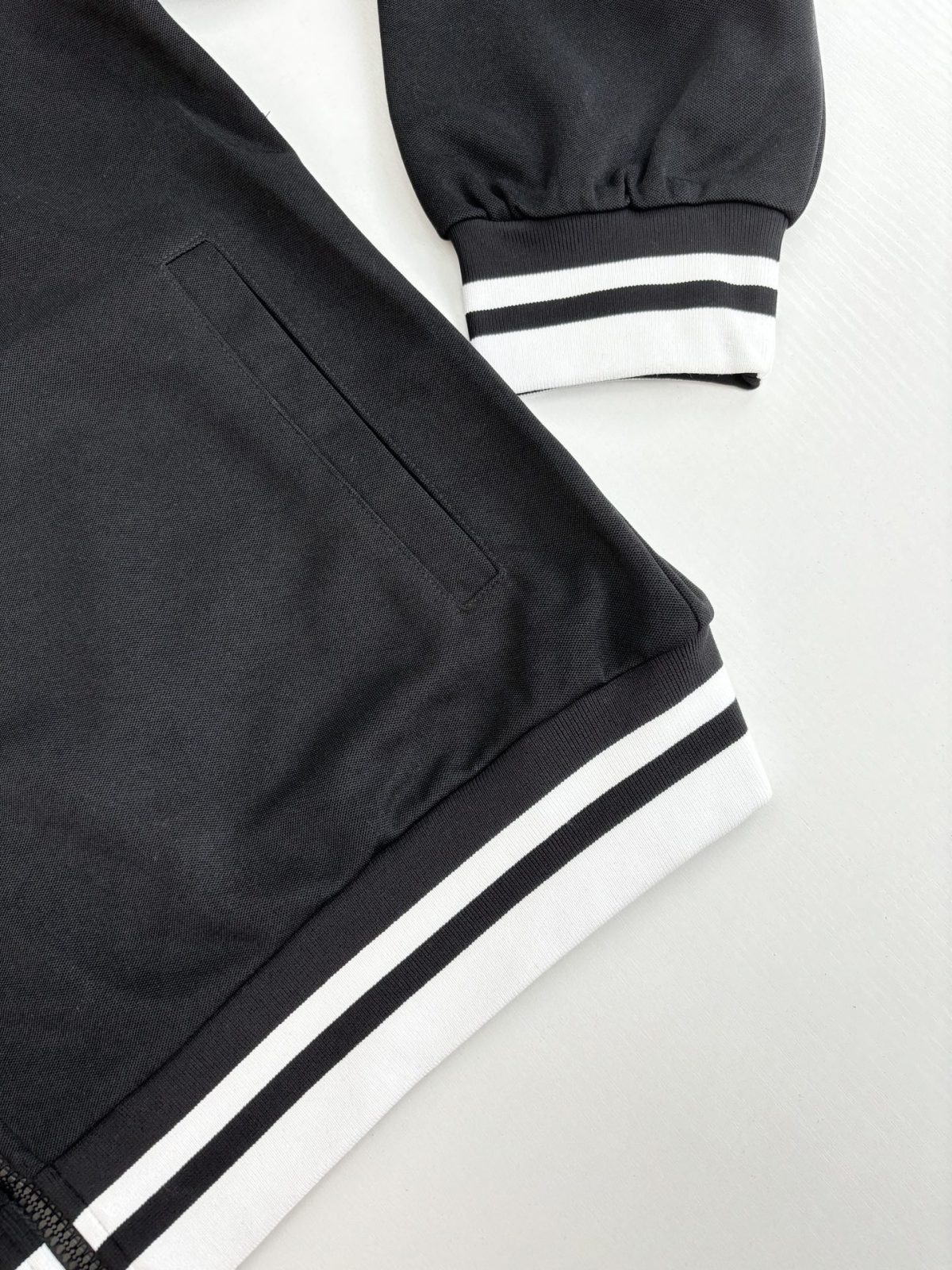 Gucci 2025FW New Unisex Sommeranzug Size S-XL - Image 10