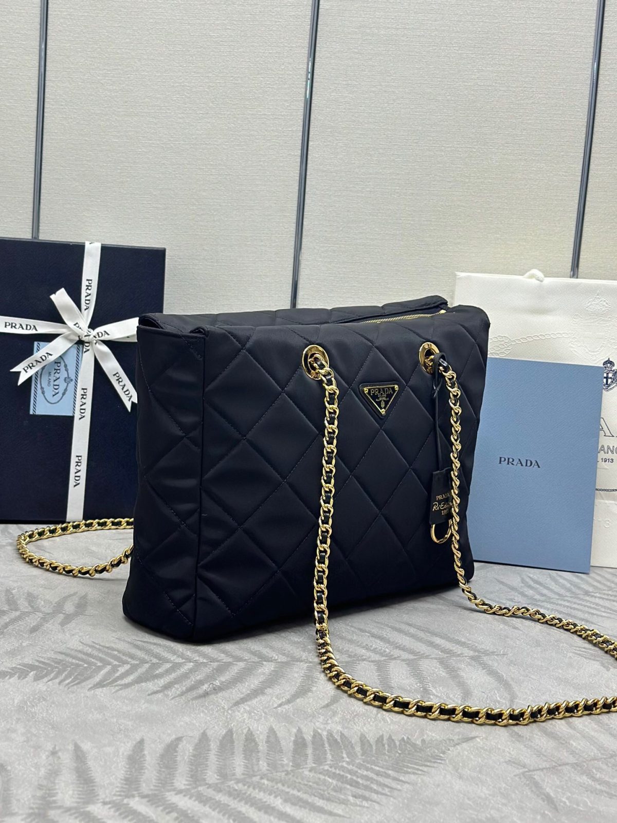 Prada 1BG467 Re-Edition 1995 Chaîne large Re-Nylon bag Size 35*25*9cm - Image 4