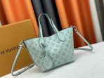 Louis Vuitton Blossom Women Handbag 20*20*12.5cm - Image 3
