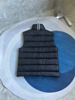 Canada Goose E2229 Crofton Vest-WD Men Winter Vest Size S-XXL - Image 6