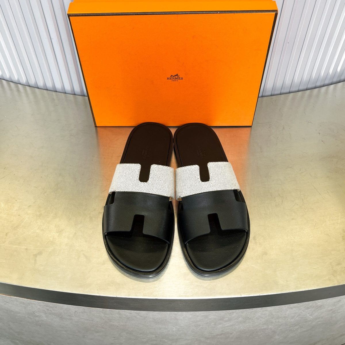 Hermes lzmir Sandals Size 40-45 - Image 2