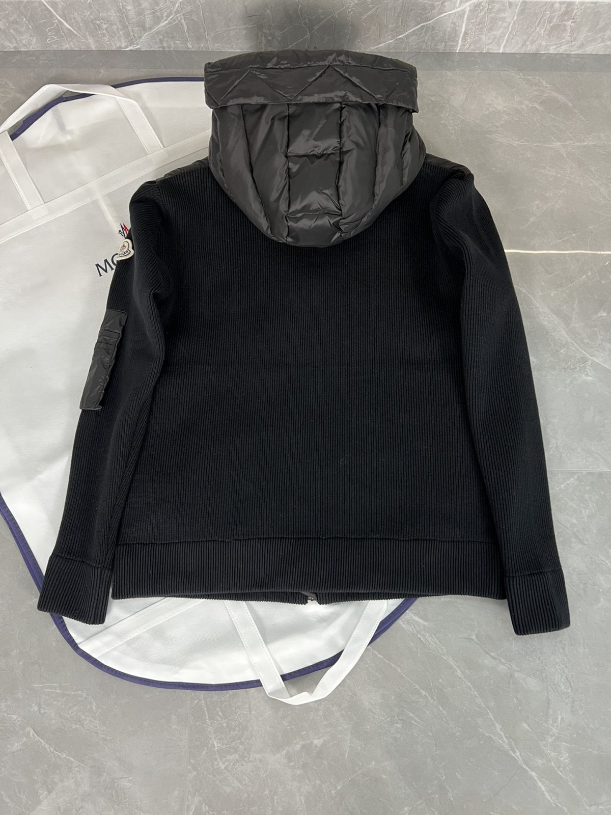Moncler Men Winter Jacket Size M-3XL - Image 7