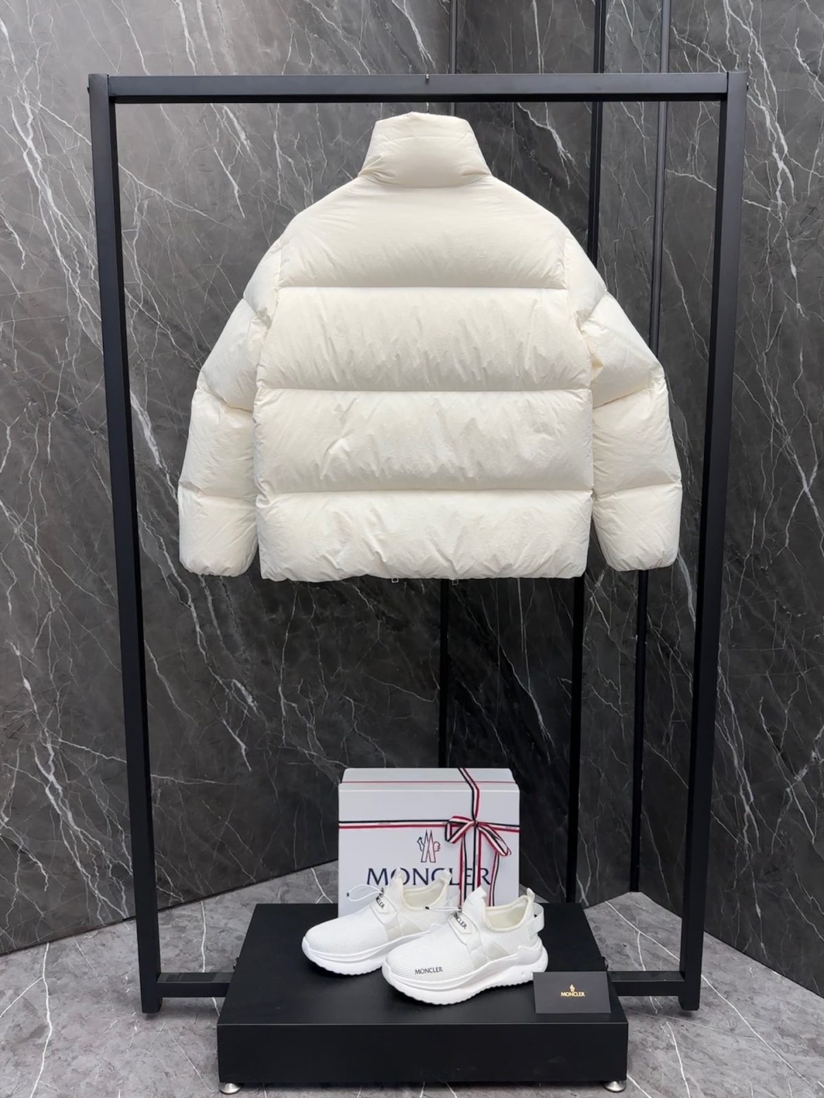 Moncler x Willow Smith YAEL Women Down Jacket Size S-L - Image 9