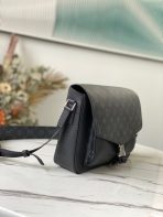 Louis Vuitton M30746 Taigarama Men Shoulder Bags Size 29*23*11.5cm - Image 2