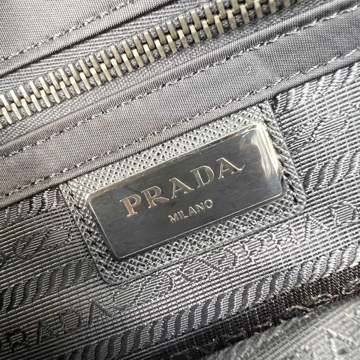 Prada 2VD034 Re-Nylon and Saffiano Leather Shoulder Bags Size 22*16*8.5cm - Image 11