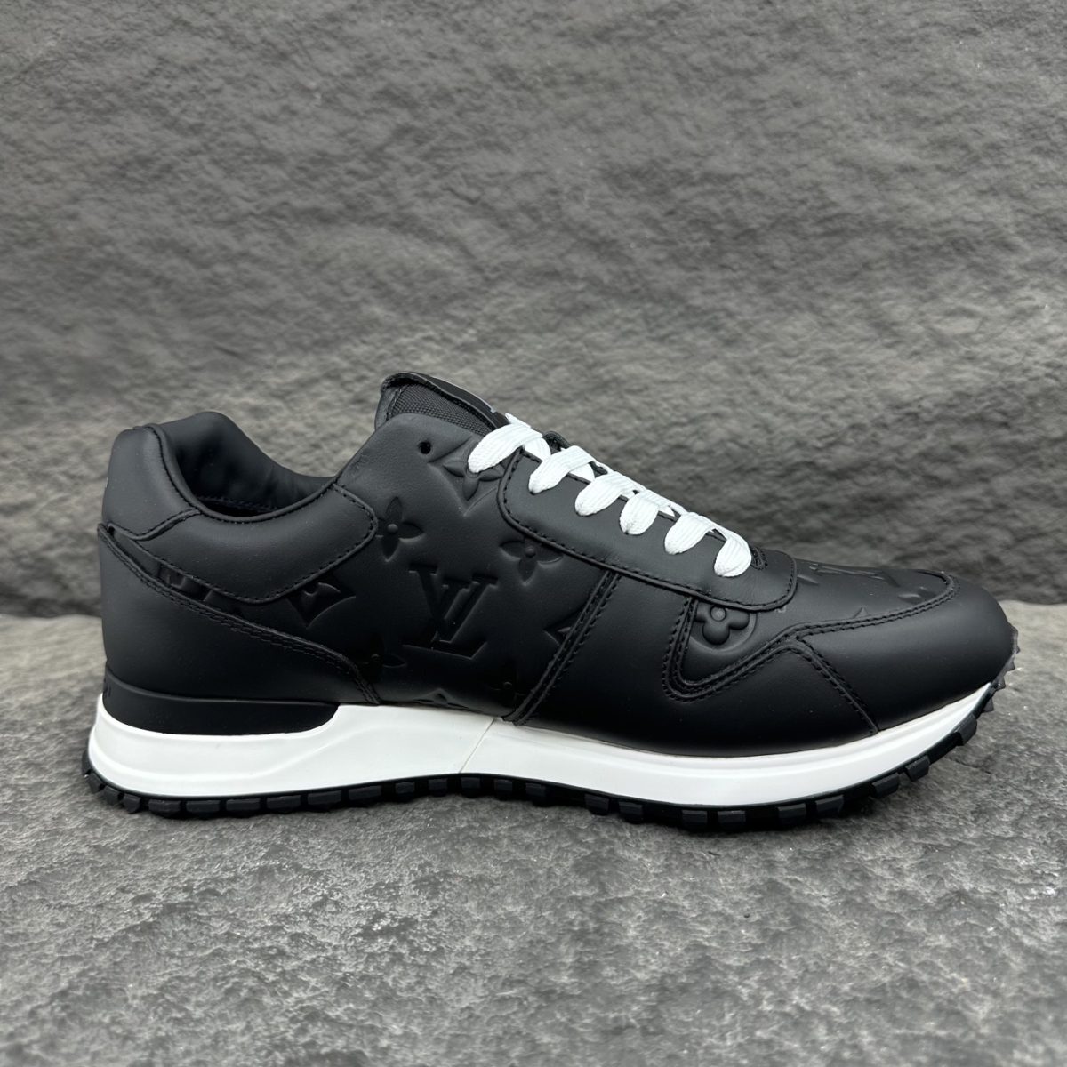 Louis Vuitton Run Away Sneaker For Men Size 39-46 - Image 9