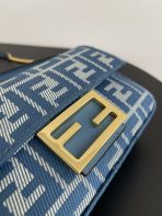 Fendi Baguette Shoulder Bags Small 19*10*4cm - Image 4