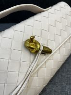 Bottega Veneta Andiamo Clutch 30*13*4cm - Image 5