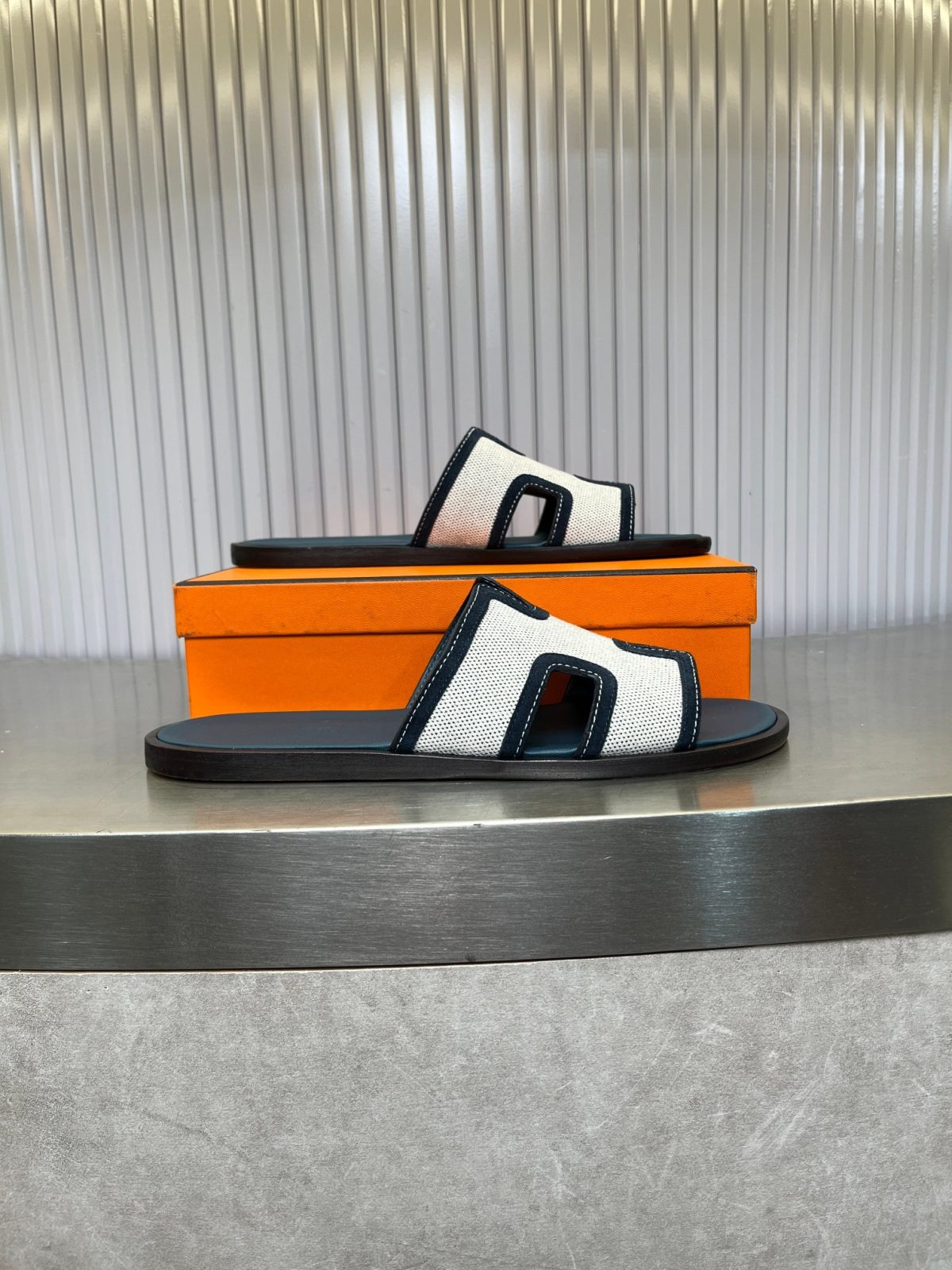 Hermes lzmir Sandals Size 40-45 - Image 4