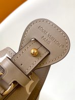 Louis Vuitton M13045 Women Shoulder Bags Size 16*18*12cm - Image 6