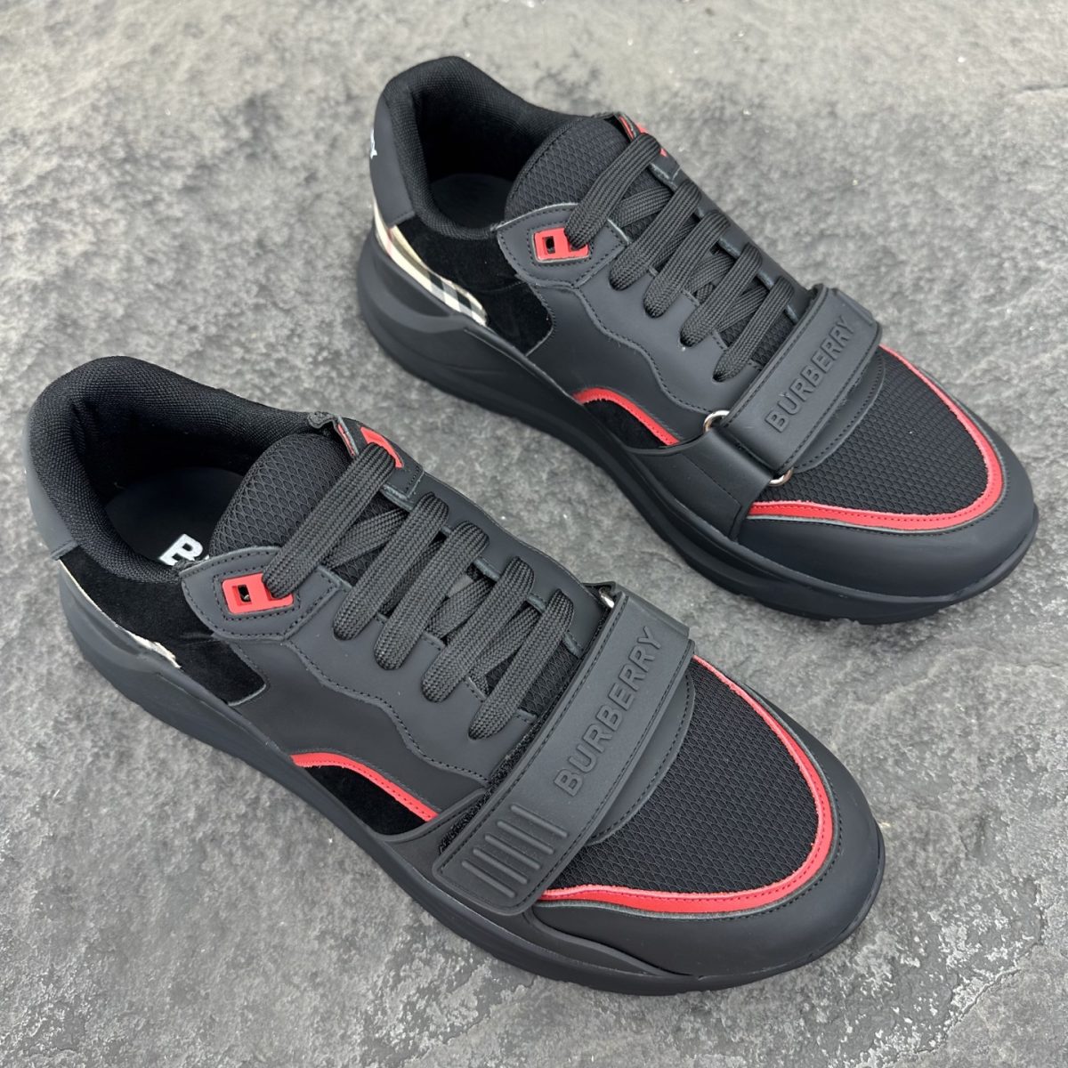 Burberry Vintage Sneaker Size 36-46 - Image 2