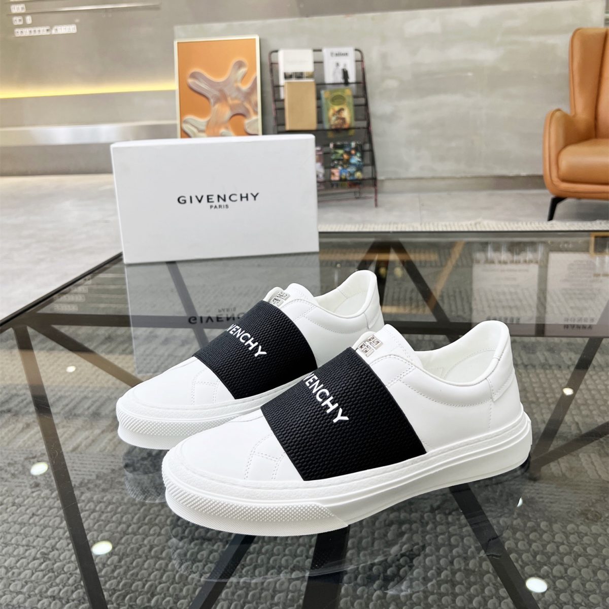 Givenchy TPU Sneaker Size 36-46 - Image 1