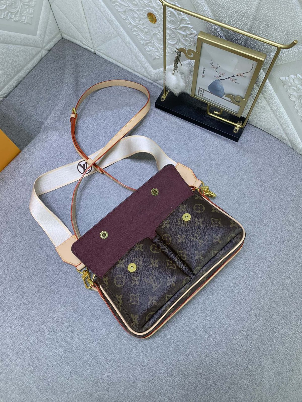 Louis Vuitton M46999 Viva-cité Shoulder Bags Size 25*15*8cm - Image 6