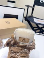 UGG Women Boots Size 35-40 - Image 5