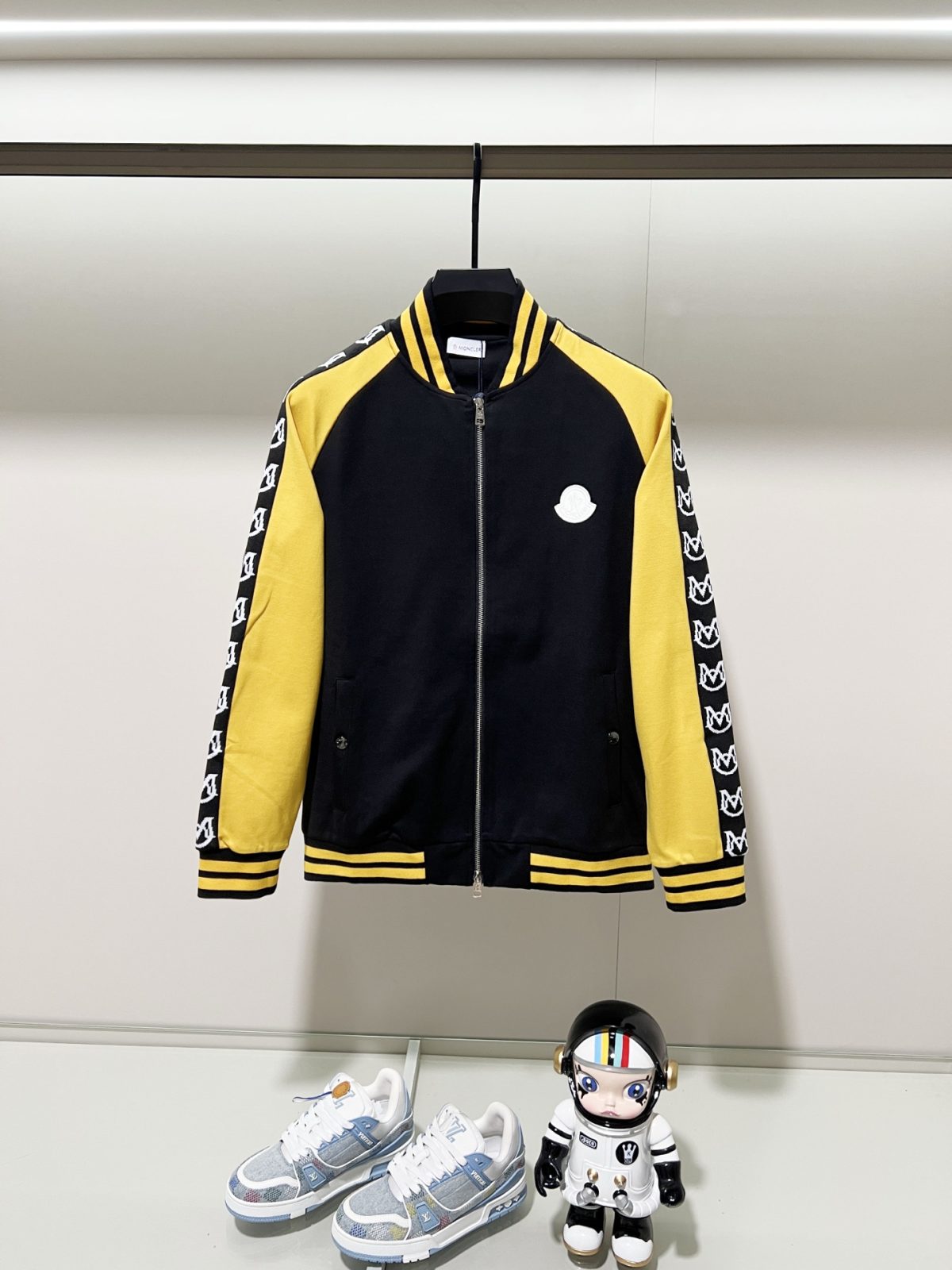 Moncler Unisex Jacket Size S-XXL - Image 1