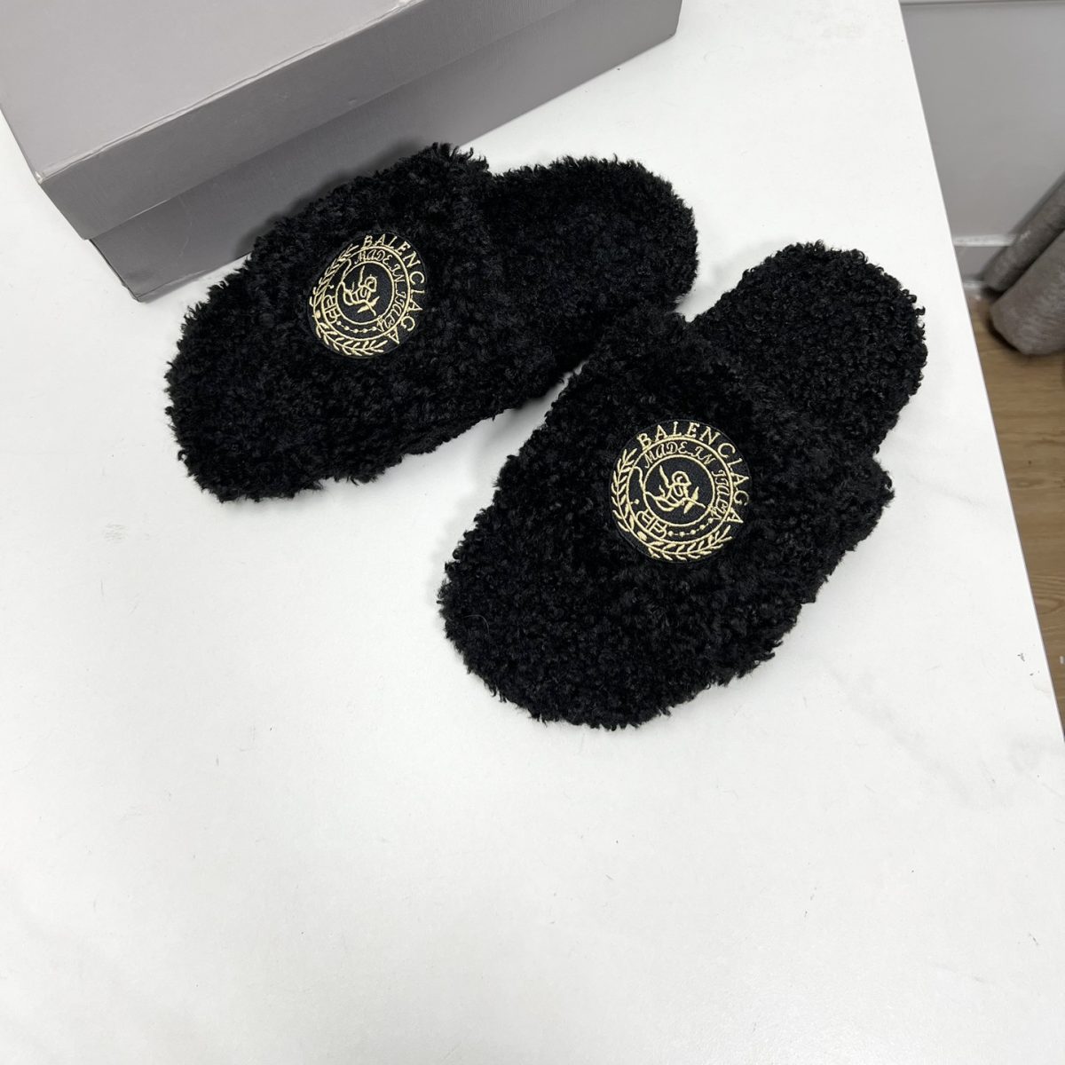 Balenciaga 23fw Women Winter Slippers Size 36-40 - Image 2