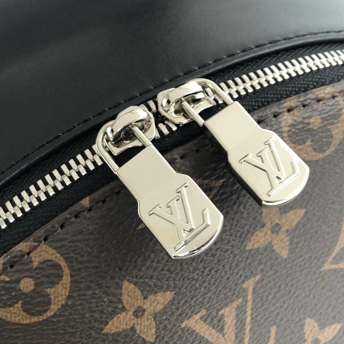 Louis Vuitton M45349 Josh Backpack For Men and Women Size 40*32*13cm - Image 7