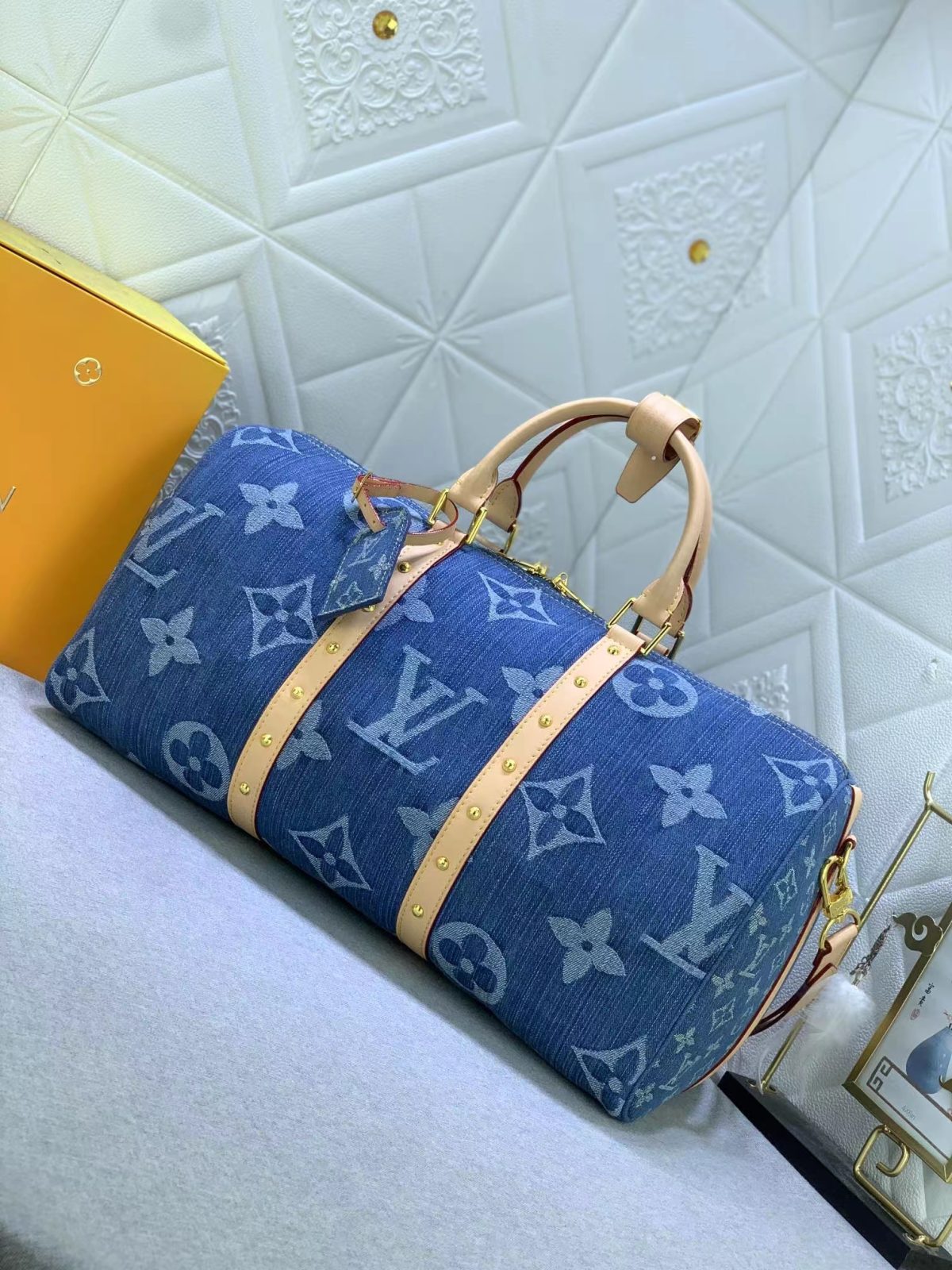 Louis Vuitton KEEPALL BANDOULIÈRE 45 Keepall Bandoulière Monogram Denim Travel Bags Size 45*27*20cm - Image 3