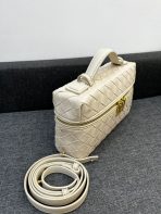 Bottega Veneta Vanity Case Shoulder Bags 24*13*6cm - Image 3