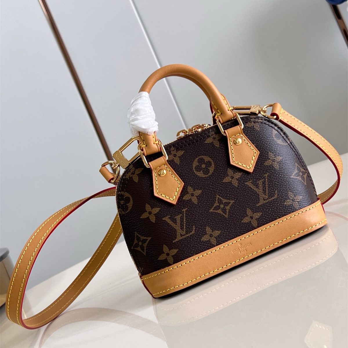 Louis Vuitton M53152 Alma Women Bags Size 18*12*8cm - Image 1
