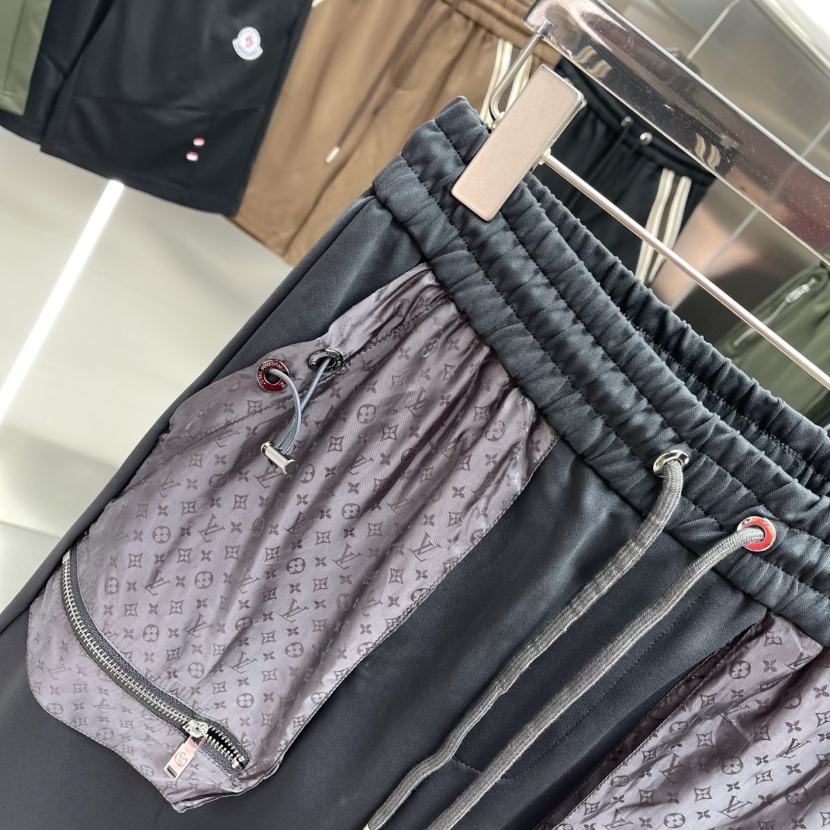 Louis Vuitton Shorts M-3XL - Image 9