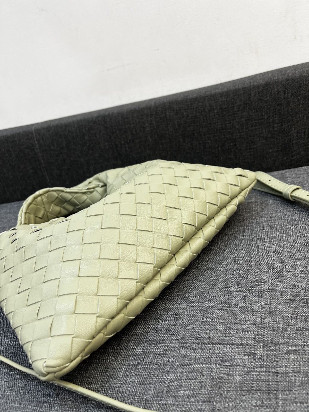 Bottega Veneta HO Shoulder Bags 28*17cm - Image 6