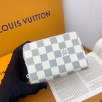 Louis Vuitton Women Card Holder M83689 - Image 4