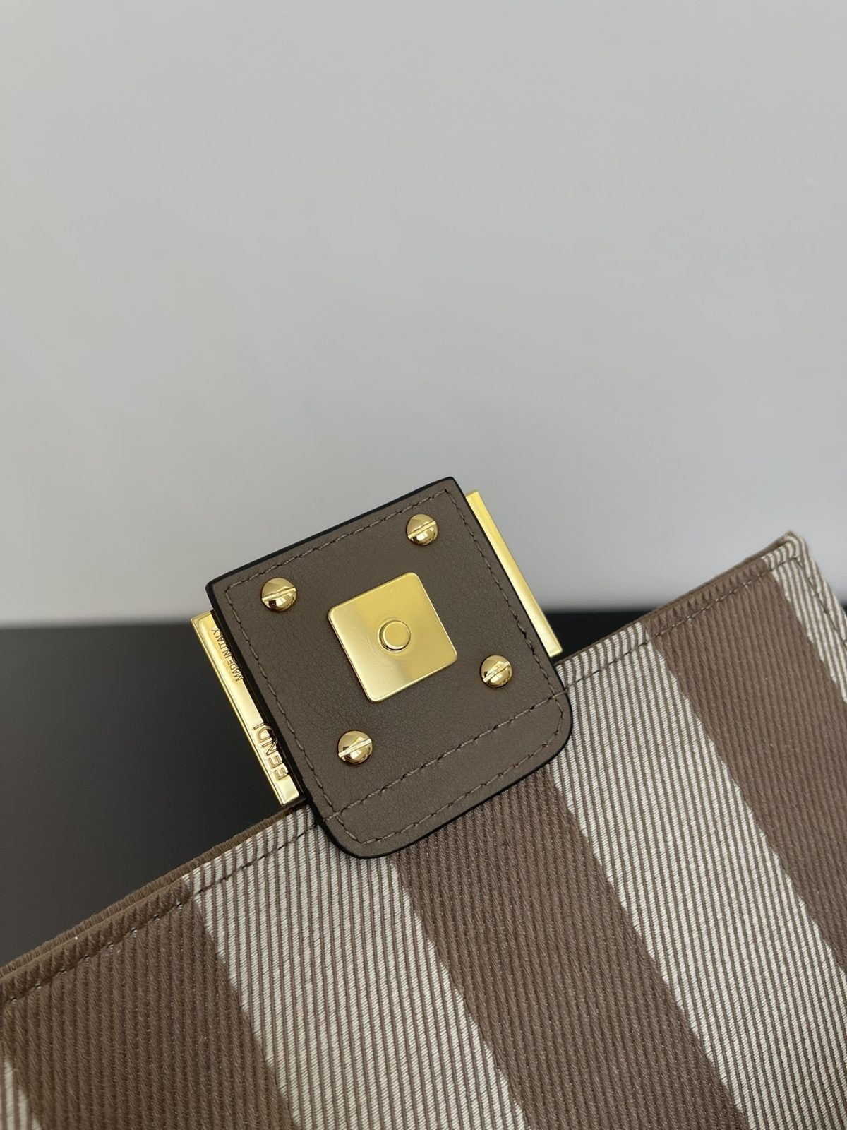 Fendi Baguette Shoulder Bags Small 19*10*4cm - Image 3
