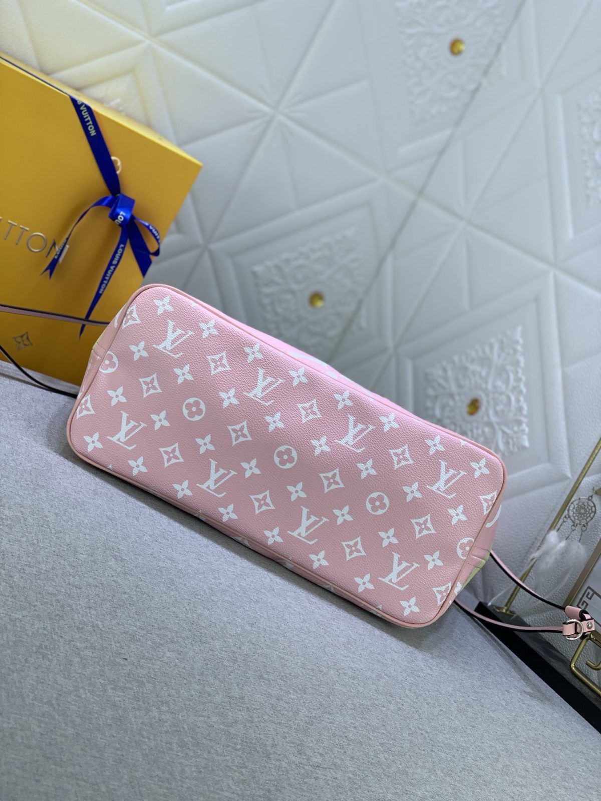 Louis Vuitton Shopping Bags 31*28.5*17cm - Image 4