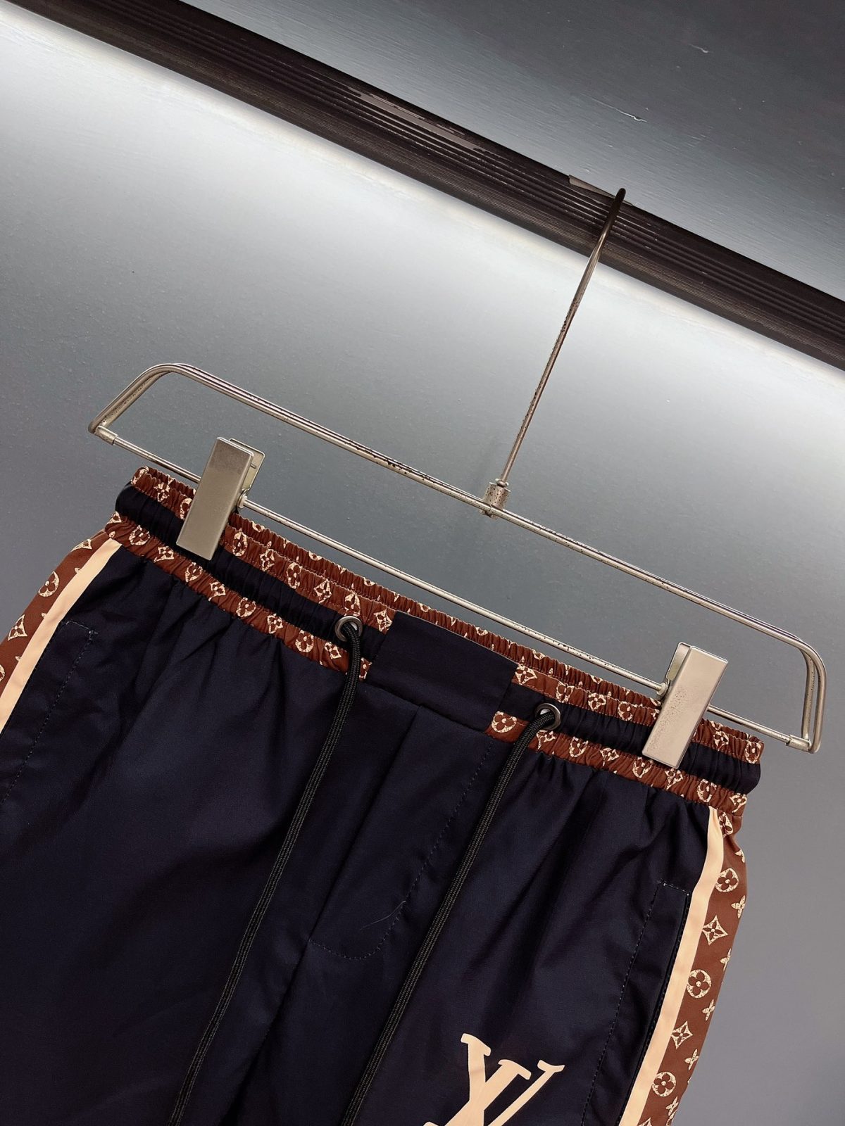 Louis Vuitton Beach Pants Size M-XXXL - Image 5