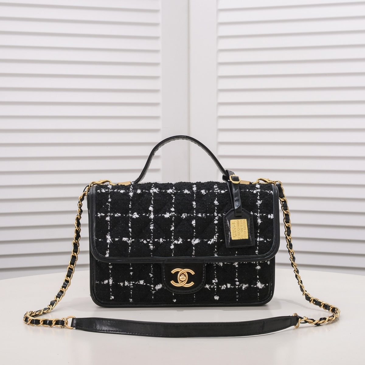 Chanel Chain Shoulder Bags Size 25*18*7cm Black White - Image 1