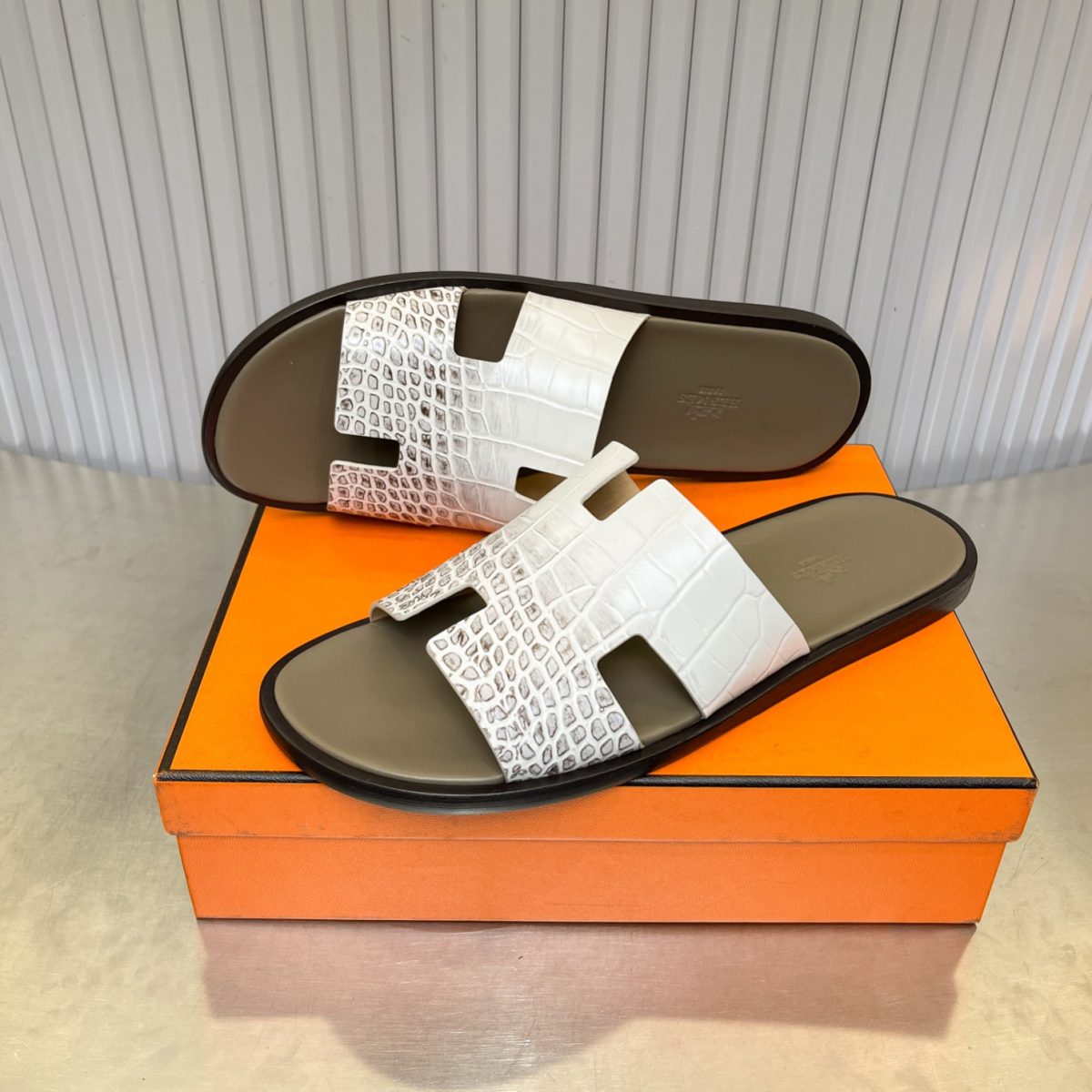 Hermes lzmir Sandals Size 40-45 - Image 3