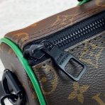 Louis Vuitton Keepall Bandoulière 25 Bags for Men - Image 6