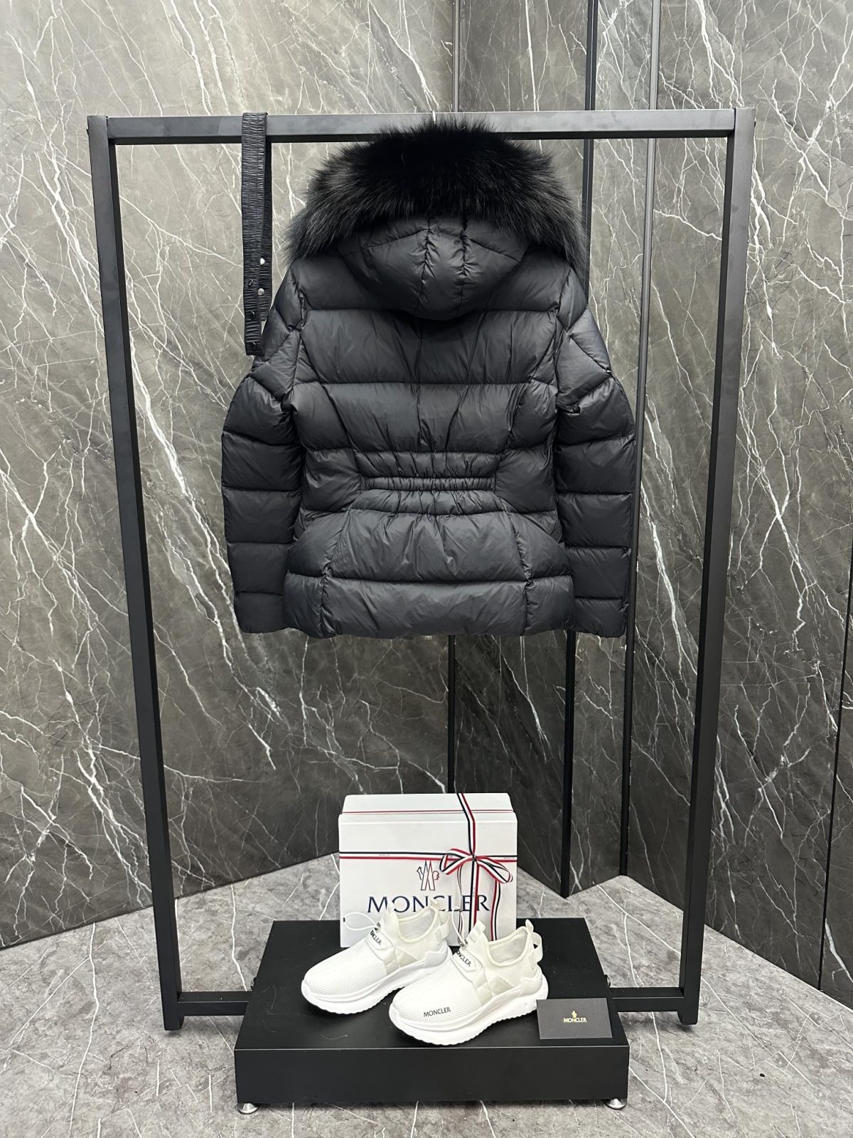 Moncler Boed Women Down Jacket Size S-XL - Image 9