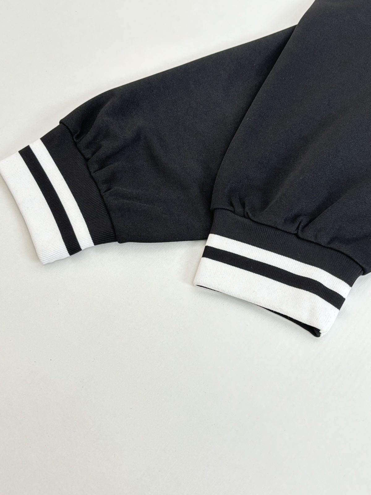 Gucci 2025FW New Unisex Sommeranzug Size S-XL - Image 21
