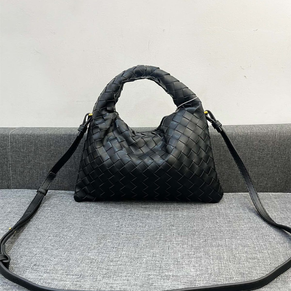 Bottega Veneta HO Shoulder Bags 28*17cm - Image 1