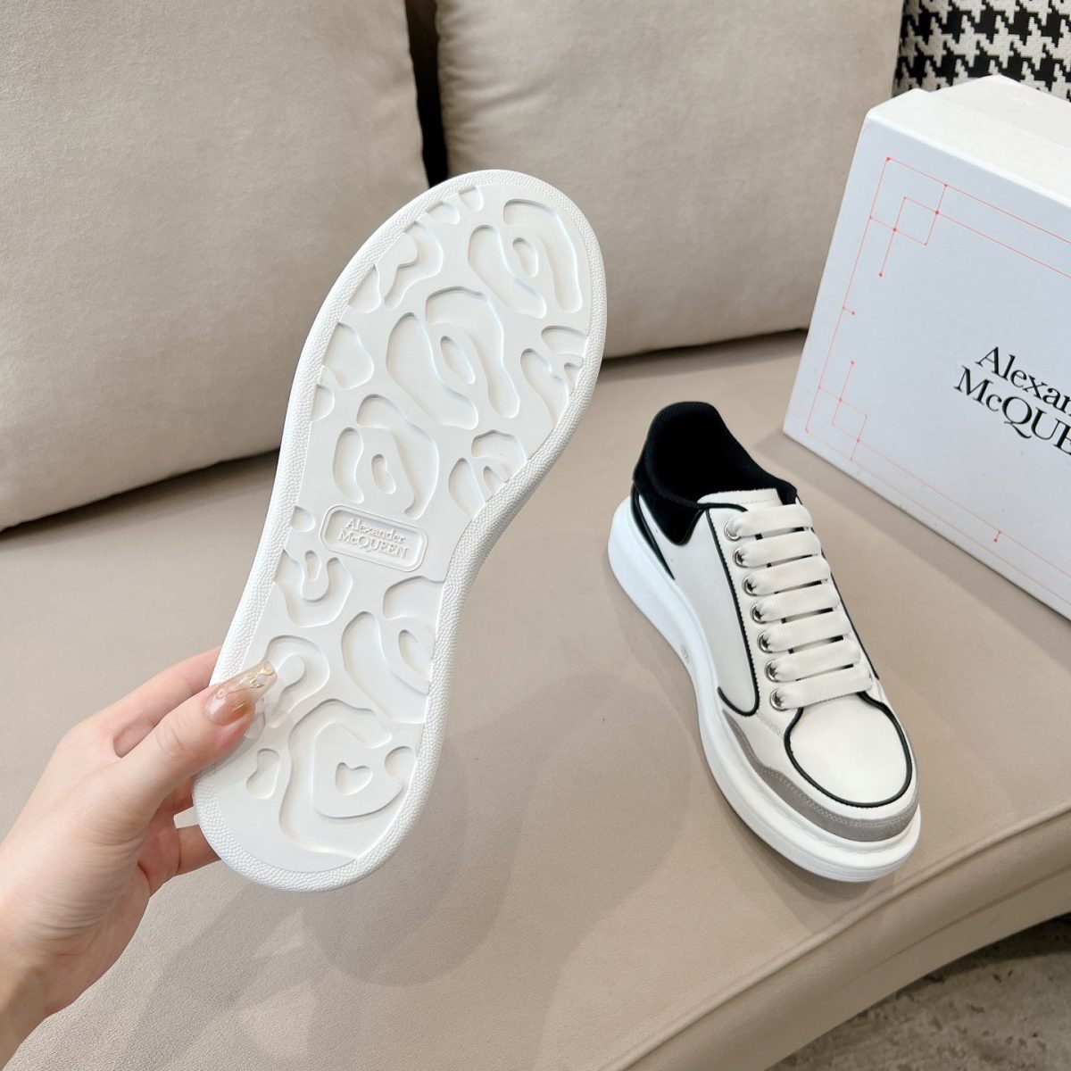 Alexander McQueen Oversized Sneaker size 36-46 - Image 9