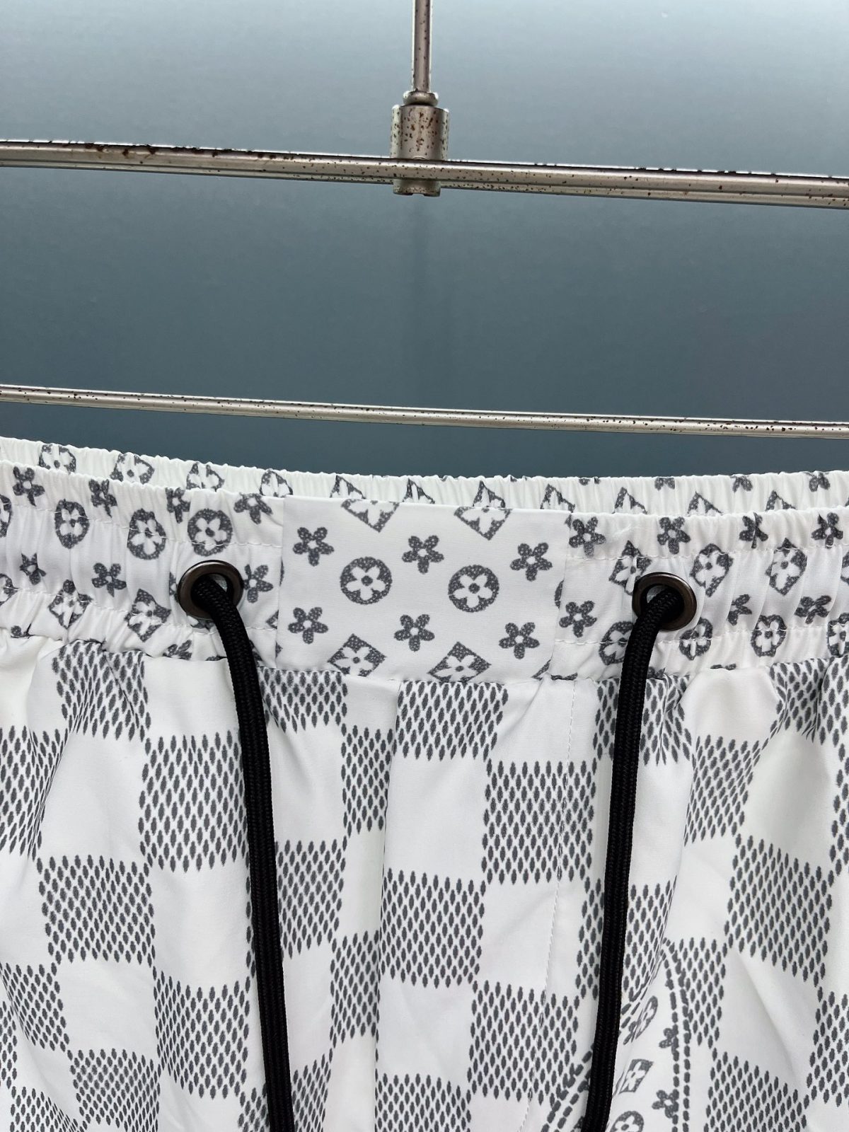 Louis Vuitton Beach Pants Size M-XXXL - Image 3