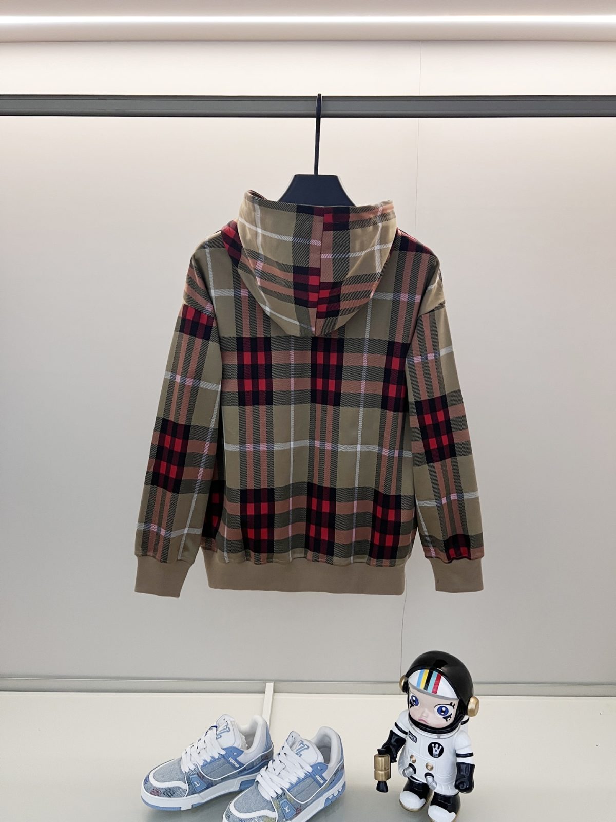 Burberry Unisex Sweatshirt Size S-XL - Image 9