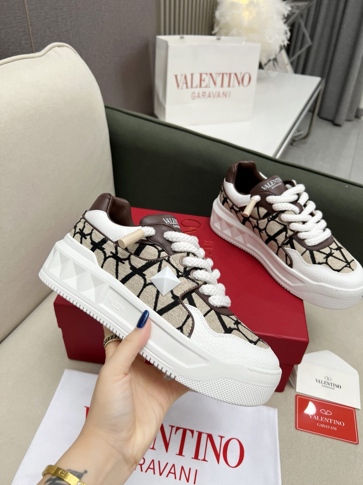 Valentino 2023 new Sneaker size 35-46 - Image 6