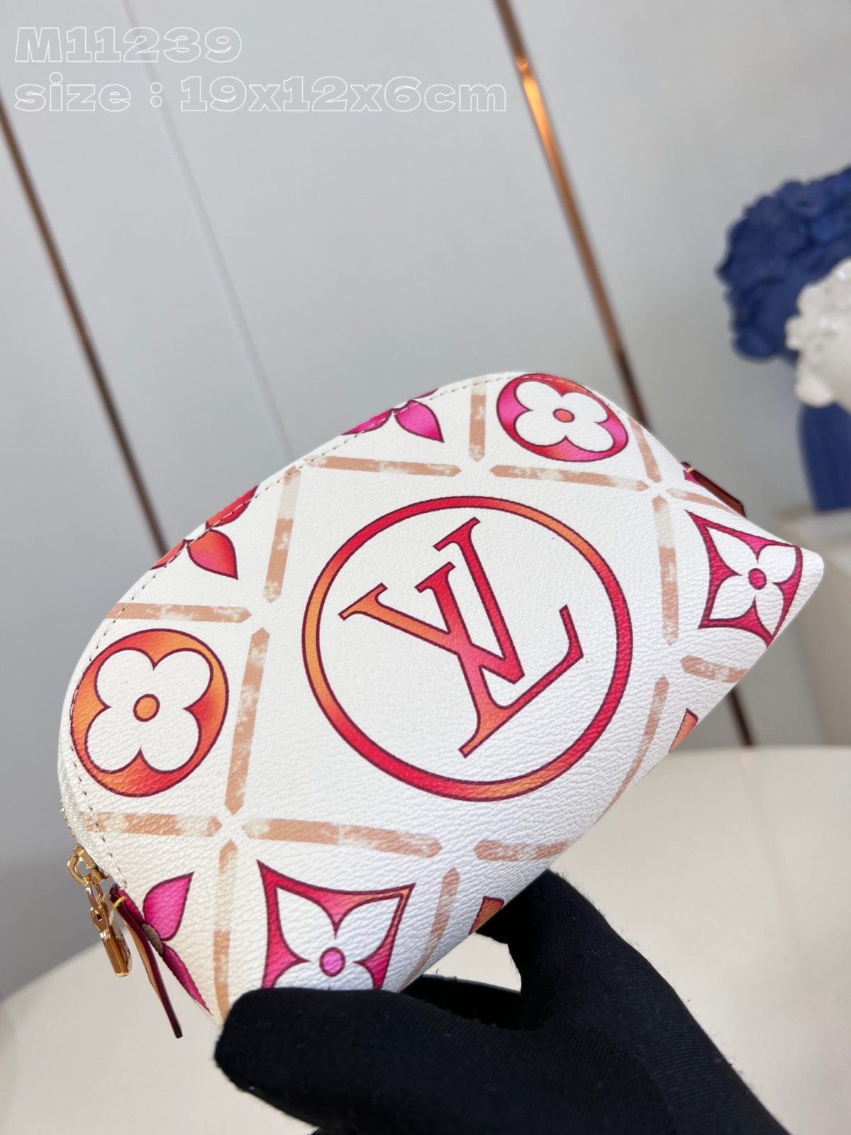 Louis Vuitton M11239 Pochette Cosmétique PM Size 19*12*6cm - Image 2