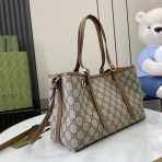 Gucci GG Emblem Women Shopping Bags Size 30*18*11cm - Image 2