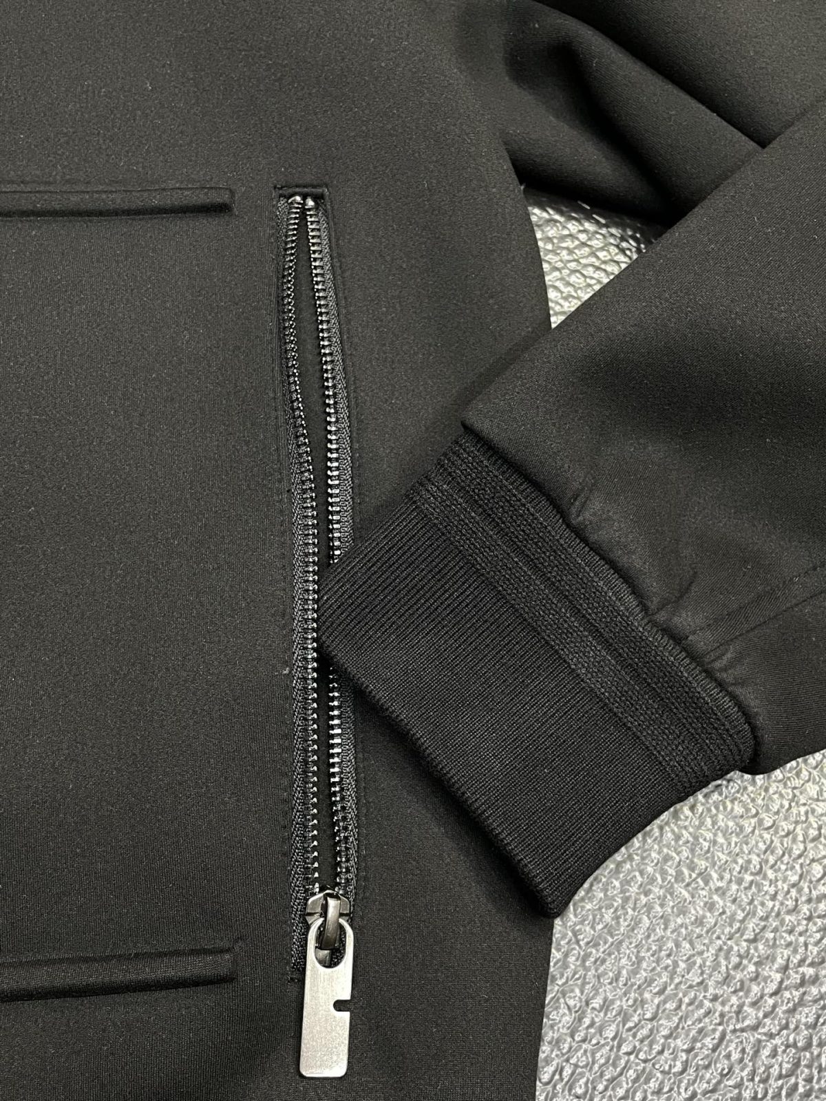 Burberry Unisex Jacket Size M-XXXL - Image 9